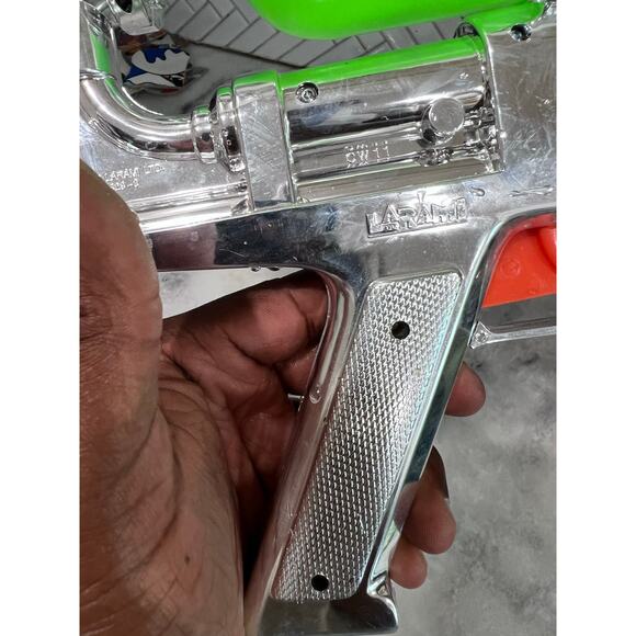 Vintage Larami Super Soaker 50 10th Anniversary Chrome Water Gun 2000 Rare - Picture 2 of 10